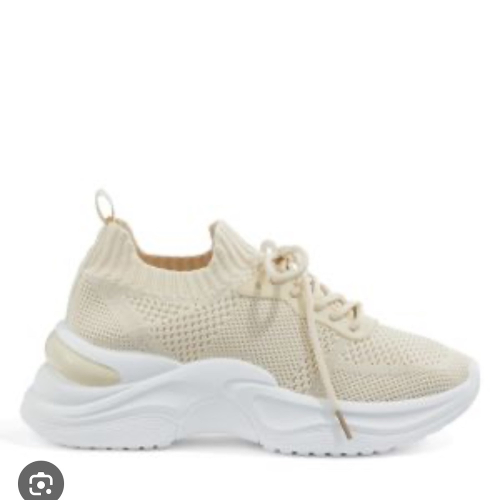 NWT Raid  knit beige sneakers